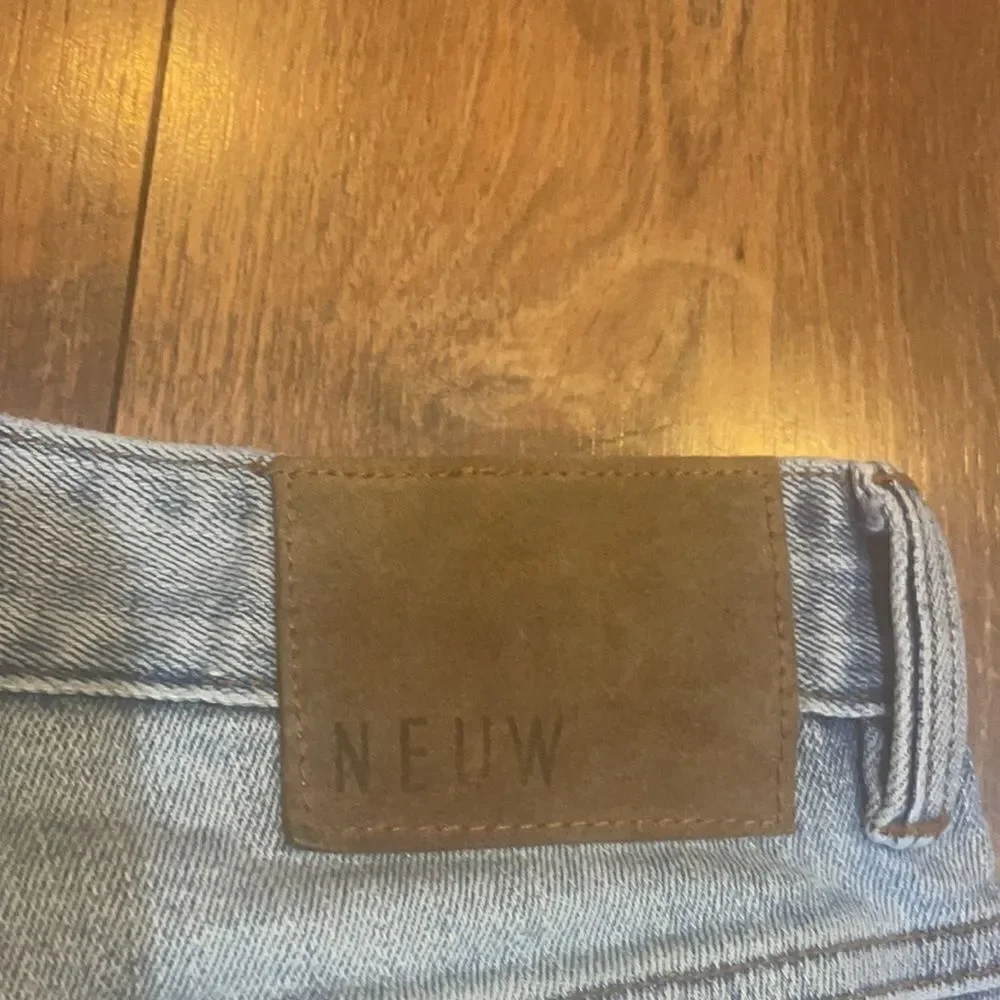 Neuw 24 inch